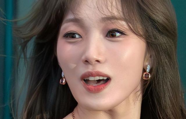 이성경 한국 뮤지컬 어워즈 레드카펫