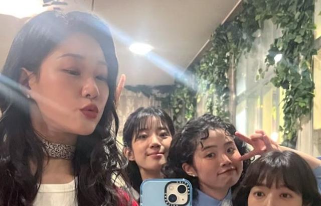 하윤경 인별 with 박신혜 최지수 강채영