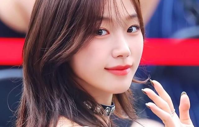 LE SSERAFIM (르세라핌) 카즈하