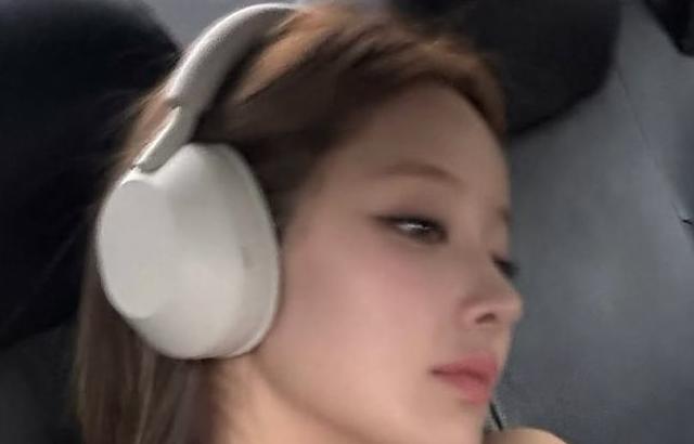 KISS OF LIFE (키스오브라이프) 벨