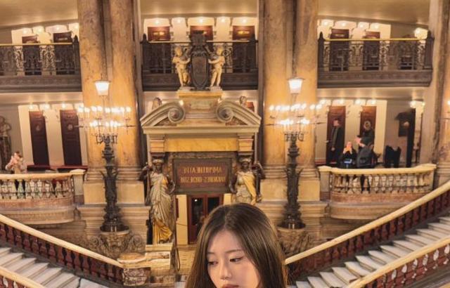 베이비몬스터 로라