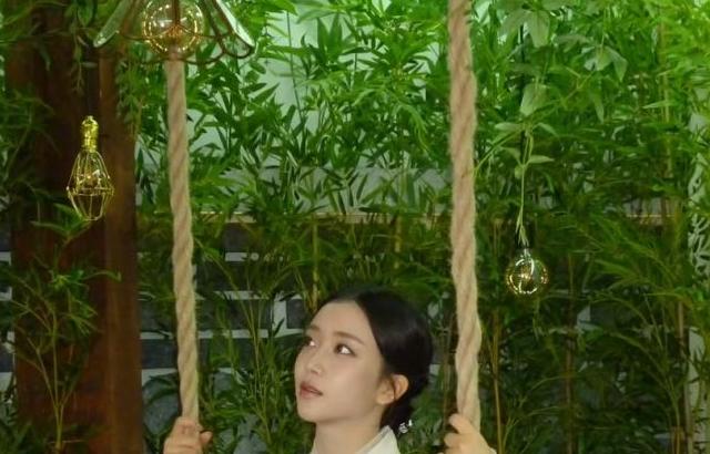 STAYC (스테이씨) 수민