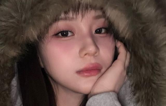 엄지 VIVIZ비비지 인별