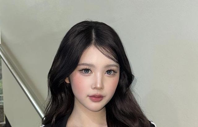 하츠투하츠 에이나