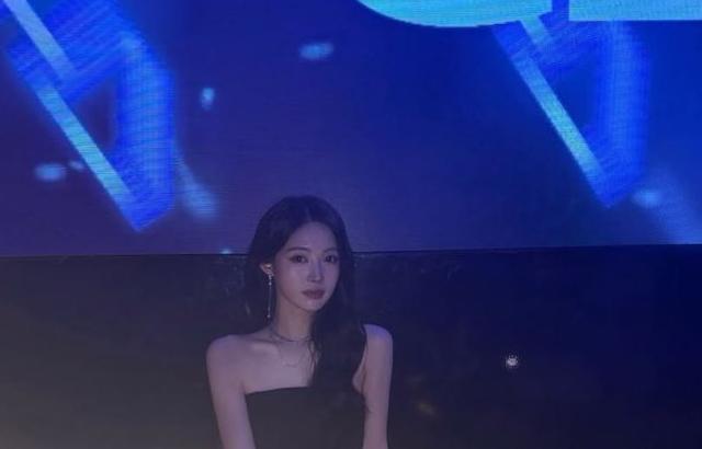 EVERGLOW (에버글로우) 시현