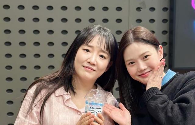 효정 오마이걸 with 윤하 볼륨을높여요