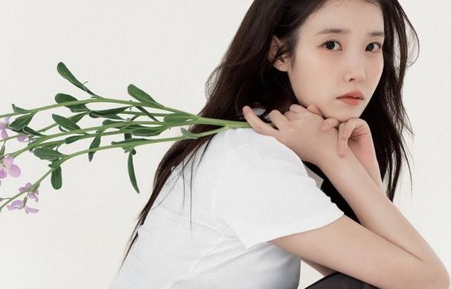 아이유 NB뉴발란스