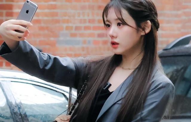 베이비몬스터 로라