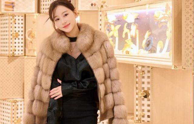 황유주 아나운서