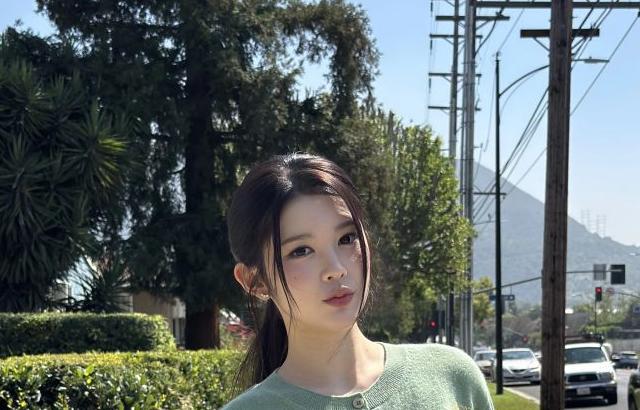 하츠투하츠 에이나