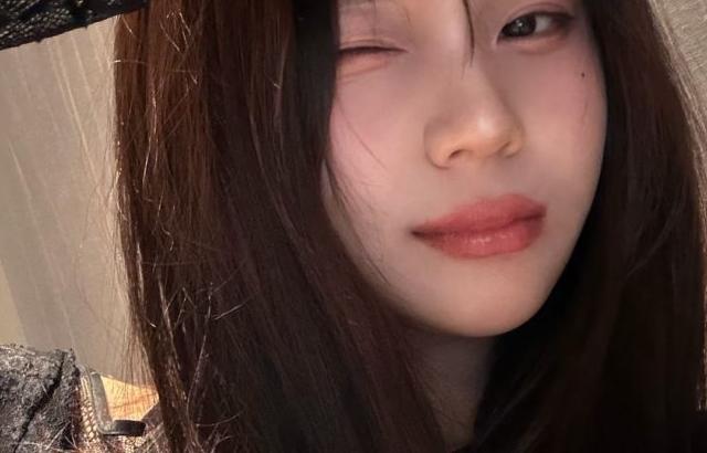 엄지 VIVIZ비비지 인별