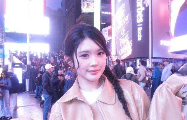 하츠투하츠 에이나